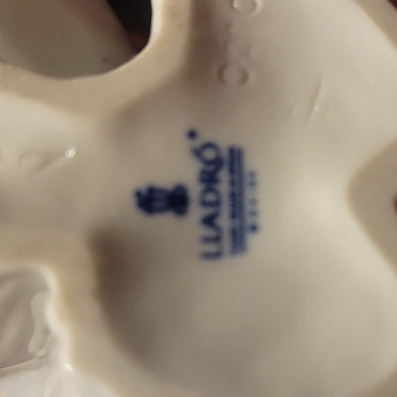 Lladro polar bear.RARE FIND - Picture 3 of 4